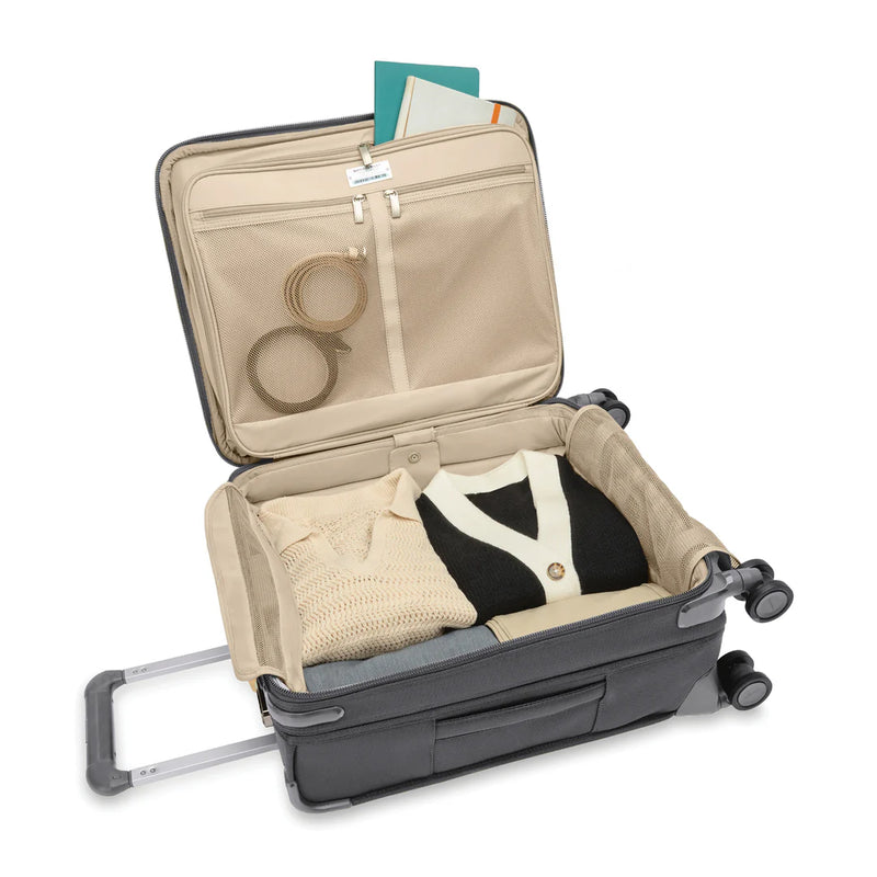 Briggs & Riley Baseline Medium Expandable Spinner